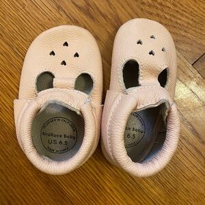 BirdRockBaby Desert Rose Mary Jane Hearts Baby Moccasins / Infant Shoes size 6.5